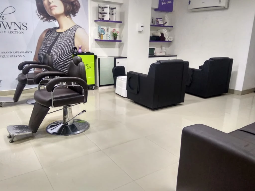 Naturals Salon cover photo