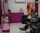 SARA'S BEAUTY ZONE logo